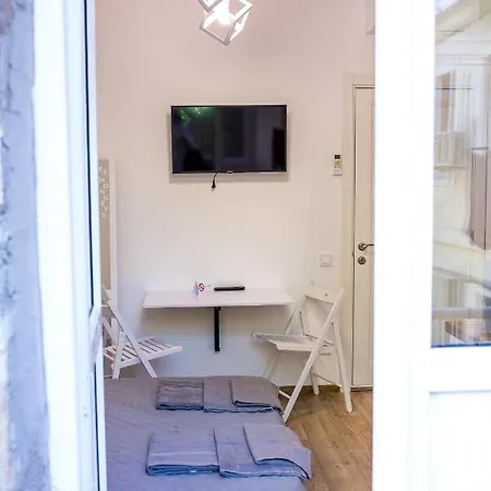 Free Monkeys Apartment *