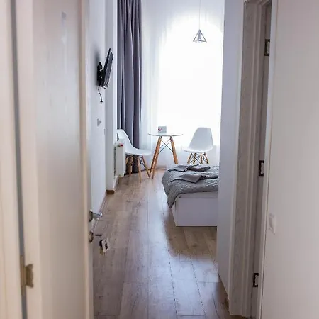 Free Monkeys Apartment